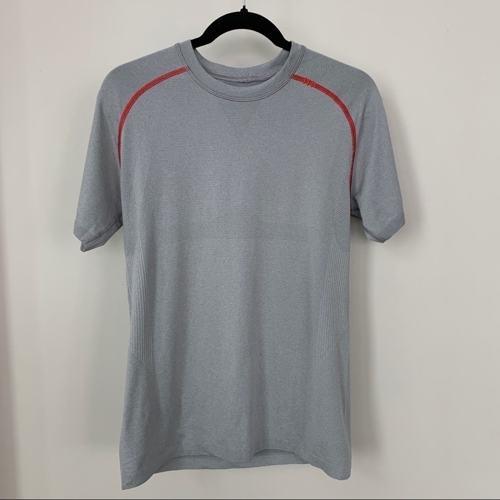 Lululemon Gray w/Red Short Sleeve Shirt Size S‎
